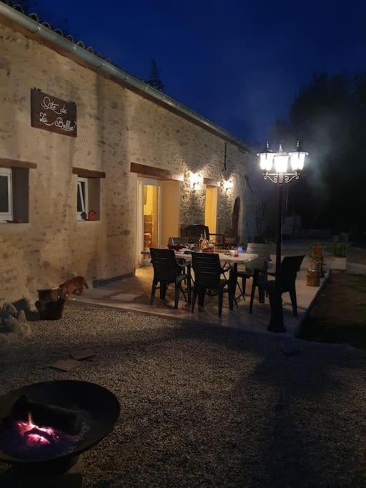 Gite Spacieux - 3 Chambres - Calme Et Charmant Cubnezais Bagian luar foto