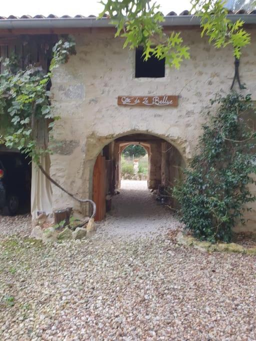 Gite Spacieux - 3 Chambres - Calme Et Charmant Cubnezais Bagian luar foto