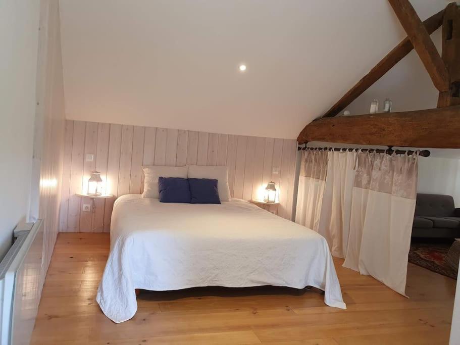 Gite Spacieux - 3 Chambres - Calme Et Charmant Cubnezais Bagian luar foto